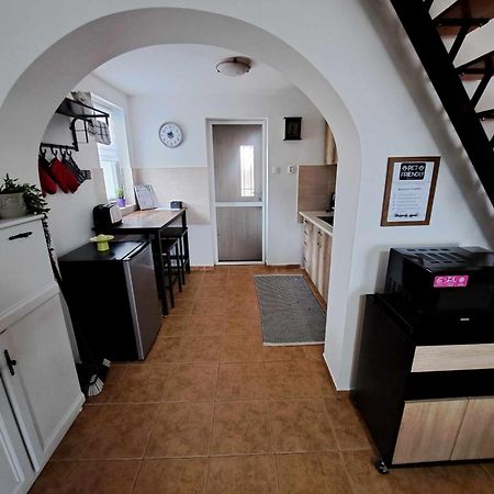Grapeline Guesthouse Chotin Exteriör bild